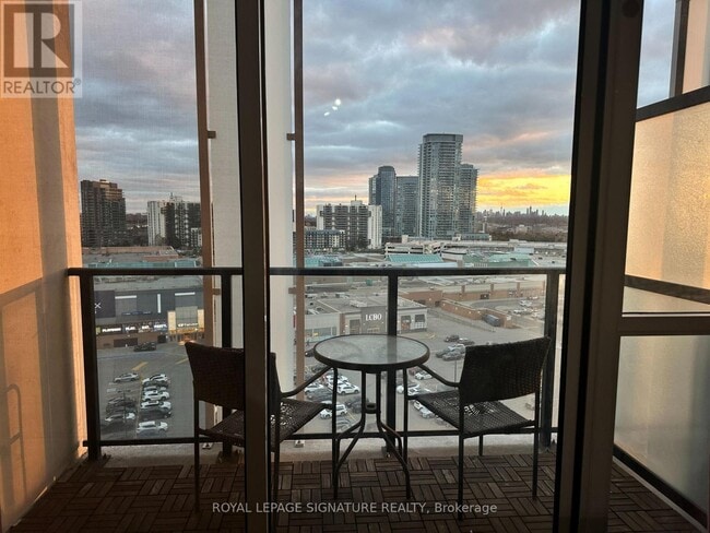 Photo du bâtiment - 128 Fairview Mall Dr