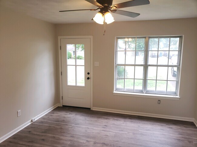 Living Room - 8068 Pinebrook Dr