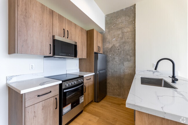 2BR, 2BA - 898SF - Kitchen - 11 Robert