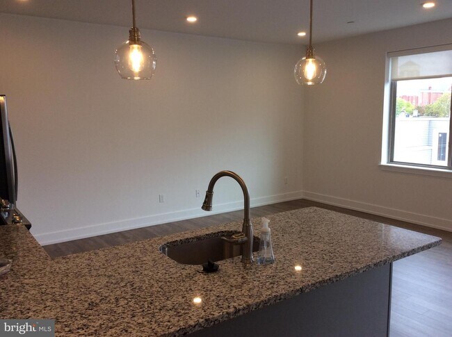 Foto del edificio - 1617 Poplar St