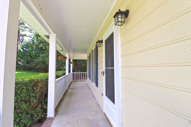 Foto del edificio - Charming Columbia Home Minutes to Fort Jackson! Available March 2026!