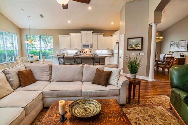 Foto del edificio - On island time -BBQ-Pool -sleeps 10 -near ...