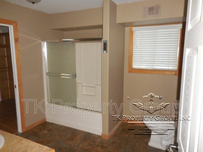Foto del edificio - 13451 Quaker Hill Cross Rd