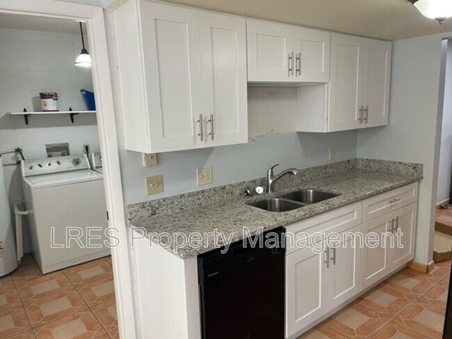 Building Photo - 4587 Lighthouse Cir