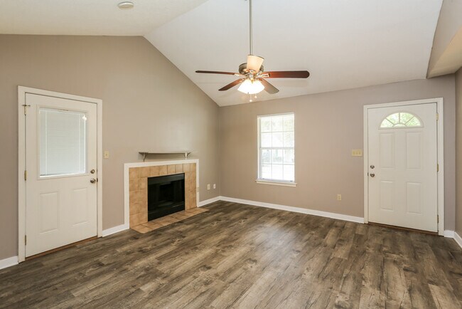 Building Photo - 302 N Grove Cir