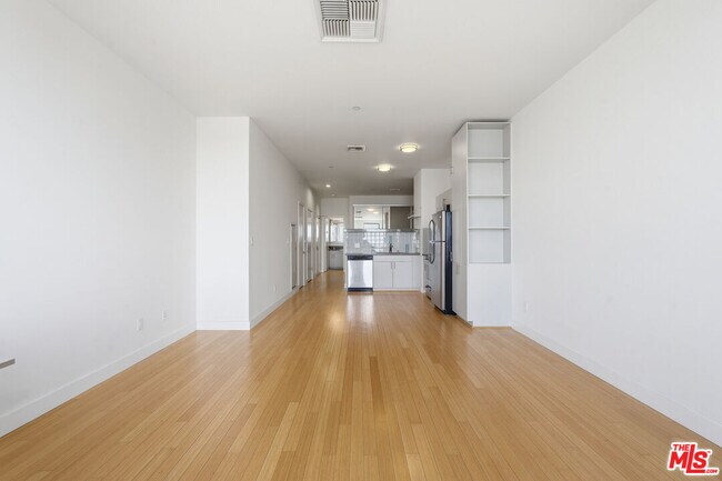 Foto del edificio - 3810 Wilshire Blvd