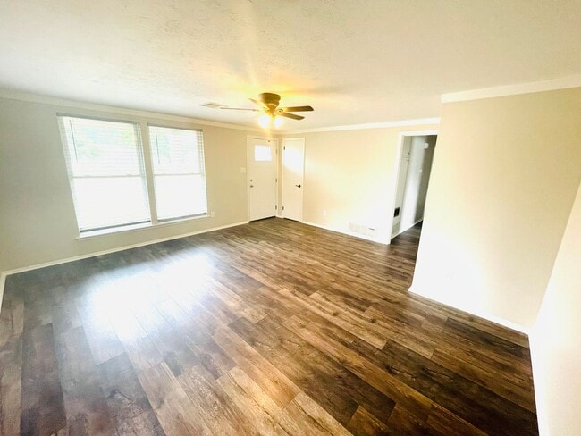 Foto del edificio - ** 4 Bed 2 Bath Located in Prattville ** C...