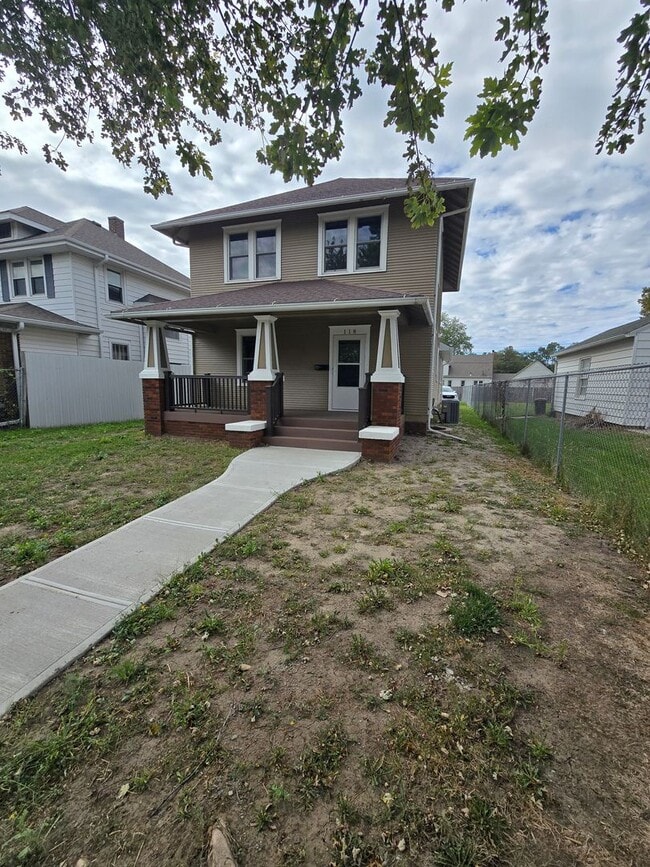 Building Photo - 118 S 13th St