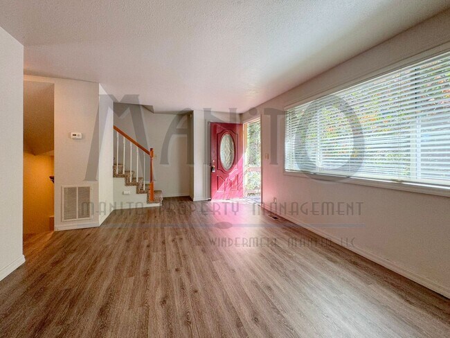 Foto del edificio - 521/523 E 11th Avenue Duplex
