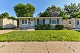Building Photo - 1227 Iowa St