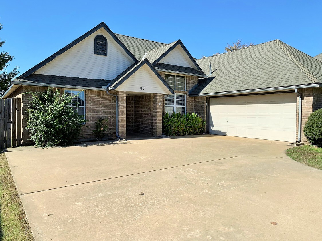 110 NE 52nd St, Lawton, OK 73507 House for Rent in Lawton, OK