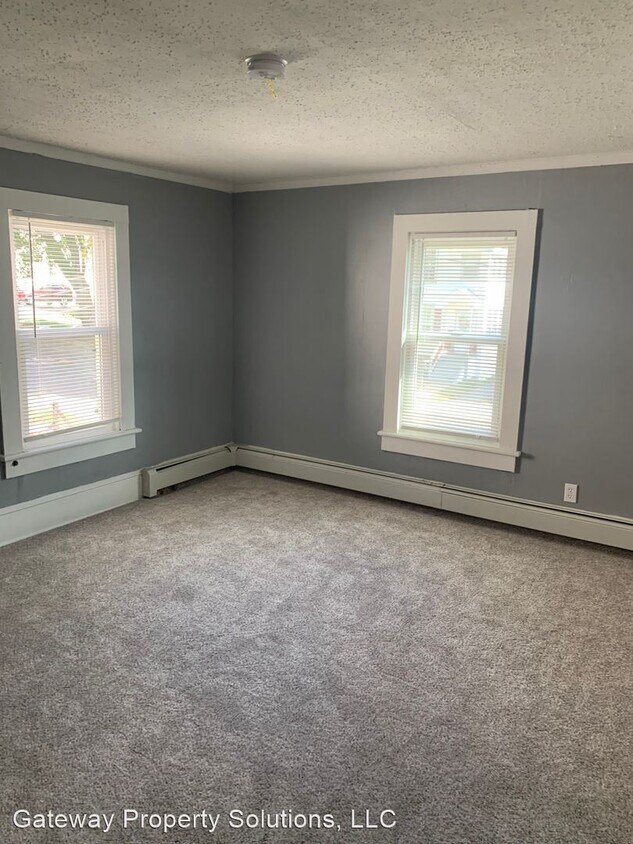 Foto del edificio - 3 br, 1.5 bath House - 41 Maple Ave