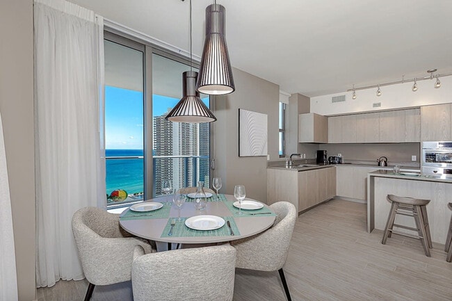 Building Photo - 4010 S Ocean Dr