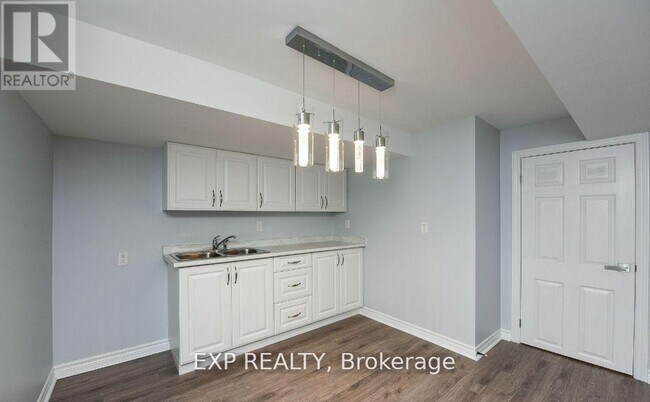 Photo du bâtiment - 7047 Dalewood Dr