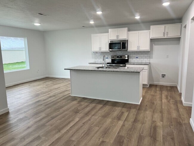 Foto del edificio - 4 BR HOME IN NIXA!