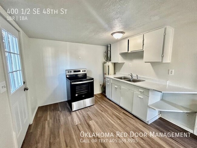Building Photo - 400 1/2 SE 48th St-