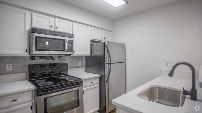1BR,1BA,- 590 - Wyndham at Hampton Apartments