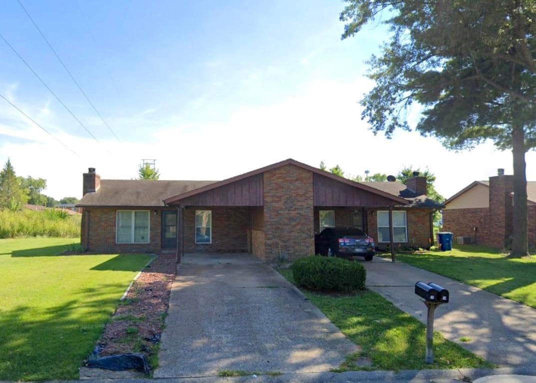 Primary Photo - 36 Kinney Dr