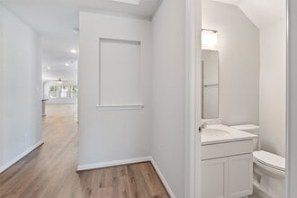 Building Photo - 106 Violet Carson Ct