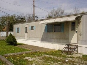 Building Photo - 3001 Dennis Ct NE