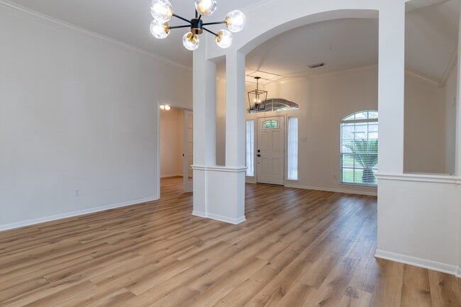 Foto del edificio - 10818 Oak Acres Dr