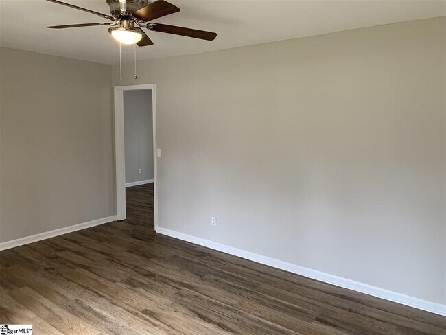 Foto del edificio - 113 Oak Park Dr