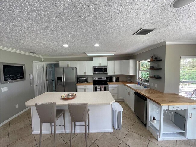Foto del edificio - 12860 Lake Sawyer Ln