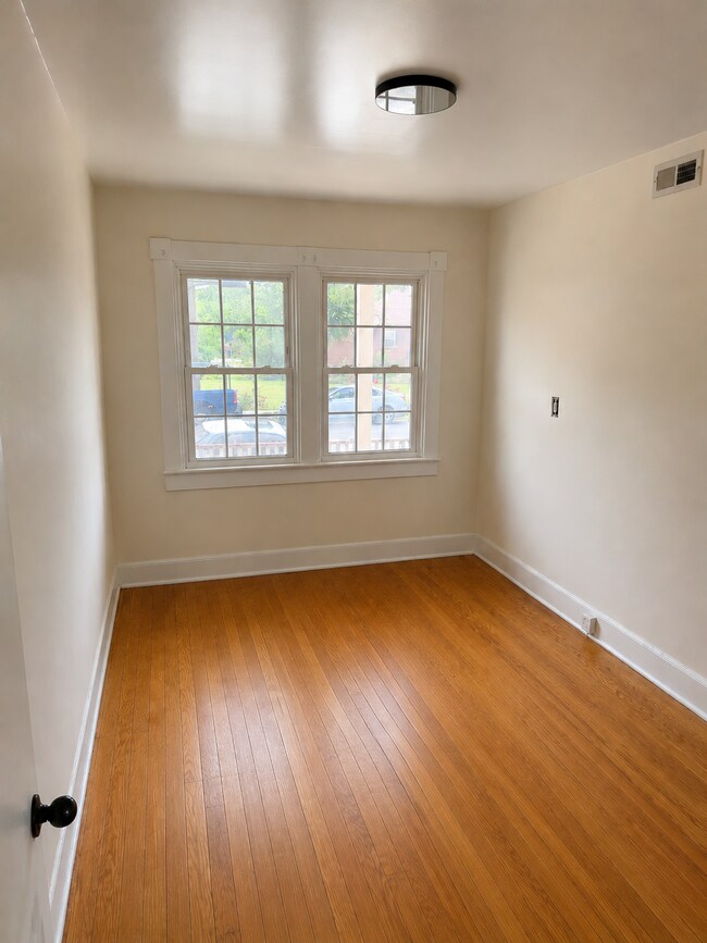 Dormitorio de la planta baja - 3210 Q St