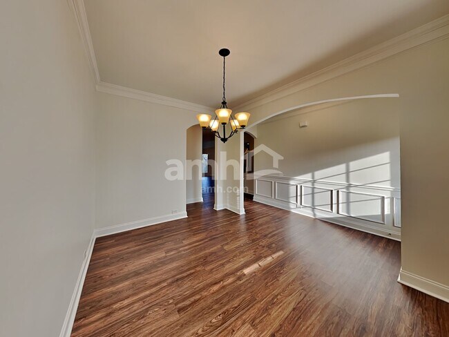 Building Photo - 6170 Oriole Ln