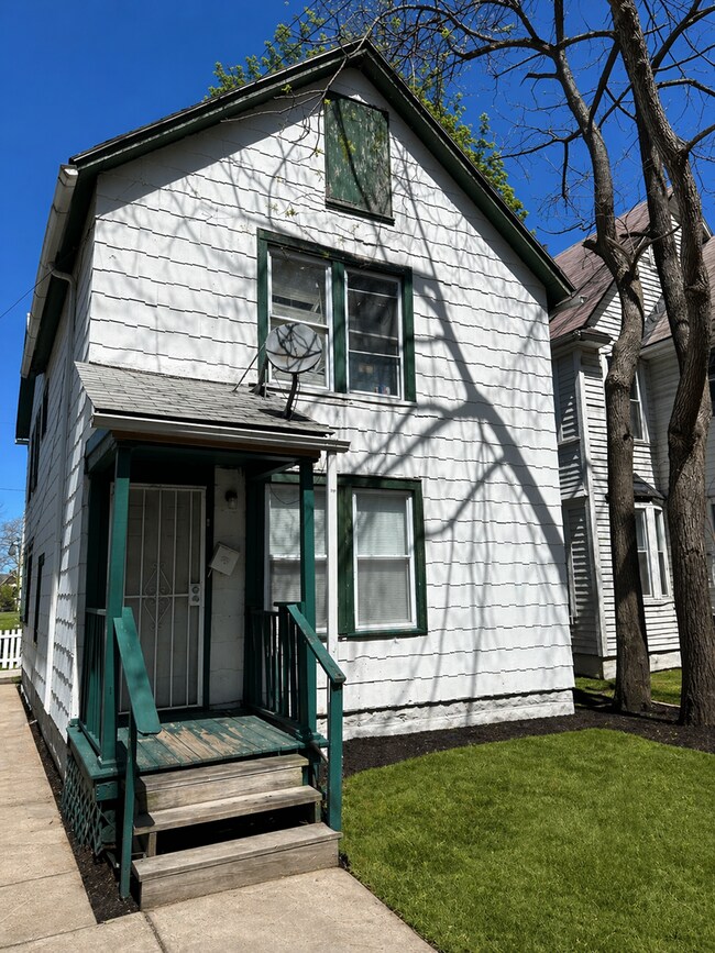 Building Photo - 5700 Luther Ave