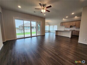 Building Photo - 2209 Hoja Ave