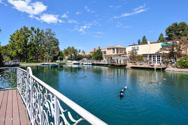 Foto del edificio - Stylish Camarillo Retreat for Lease