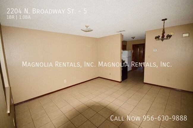 Foto del edificio - 2204 N Broadway St