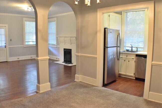 Foto del edificio - 2417 Blossom St