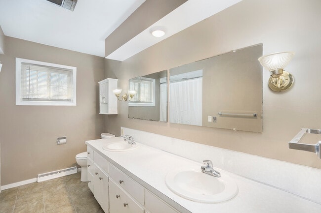 Foto del edificio - 10764 64th Ave