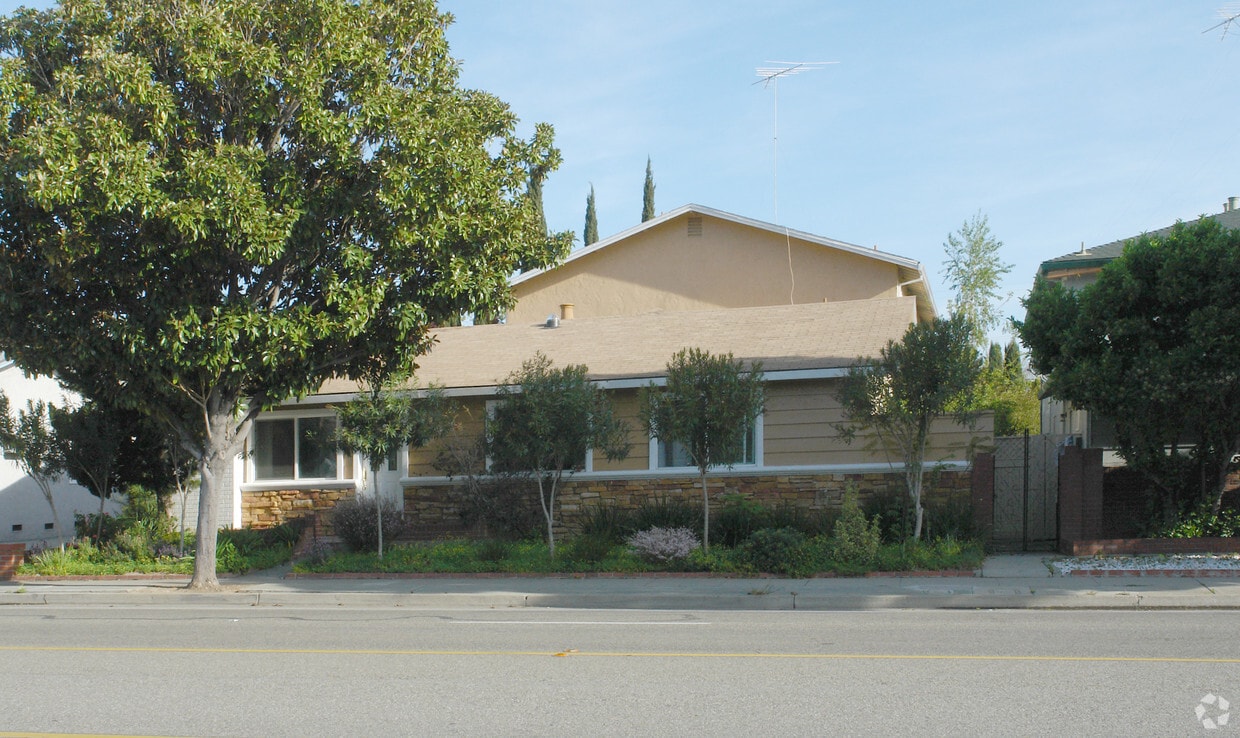 Building Photo - 1265 W Campbell Ave