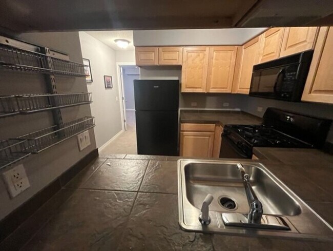 Building Photo - Beautiful End-Unit in North Boulder’s Desirable Dakota Ridge  – Steps from Trails, Bike Paths, an...