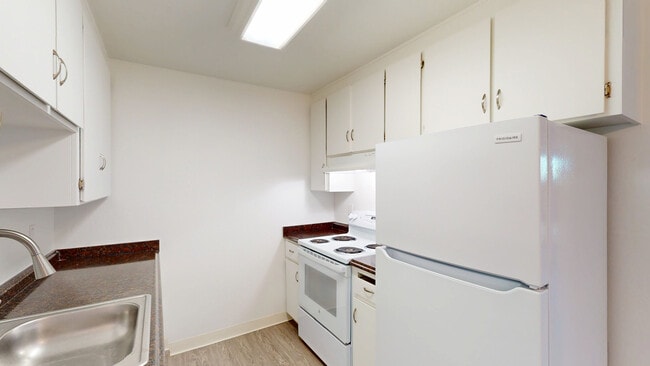 Building Photo - 400 Alameda del Prado