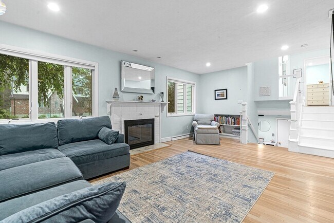 Building Photo - 44 Rowena Rd