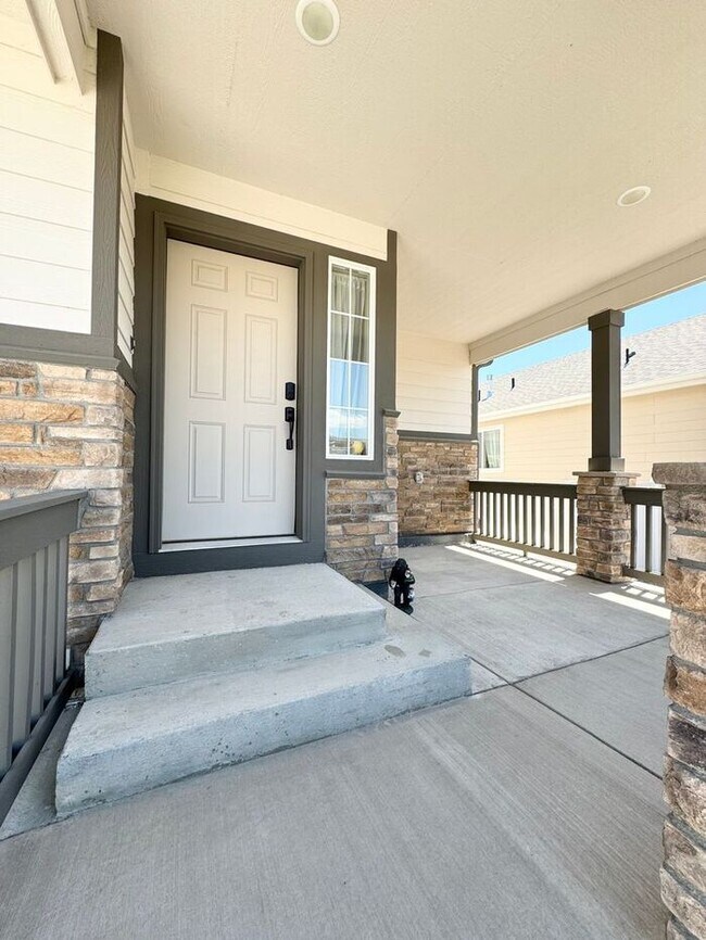 Building Photo - Spacious 3 bed/ 2.5 bath House In Severance