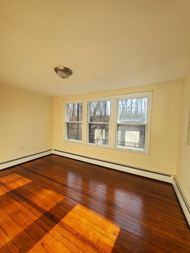 Building Photo - 623 Patterson Ave