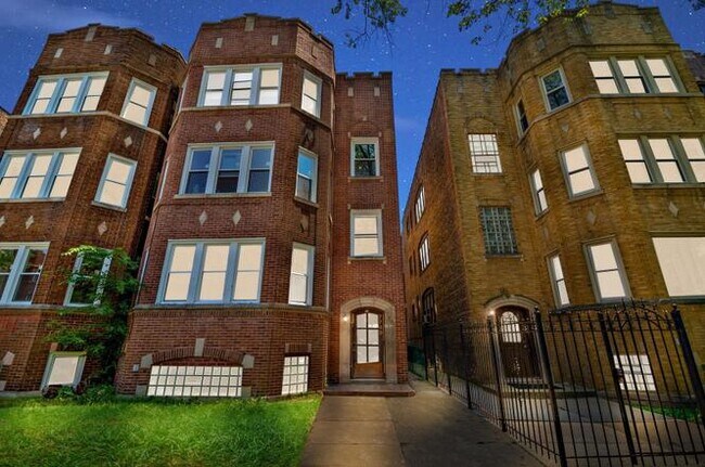 Building Photo - 7749 S Phillips Ave