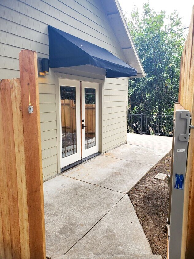 Maplecrest - Maplecrest