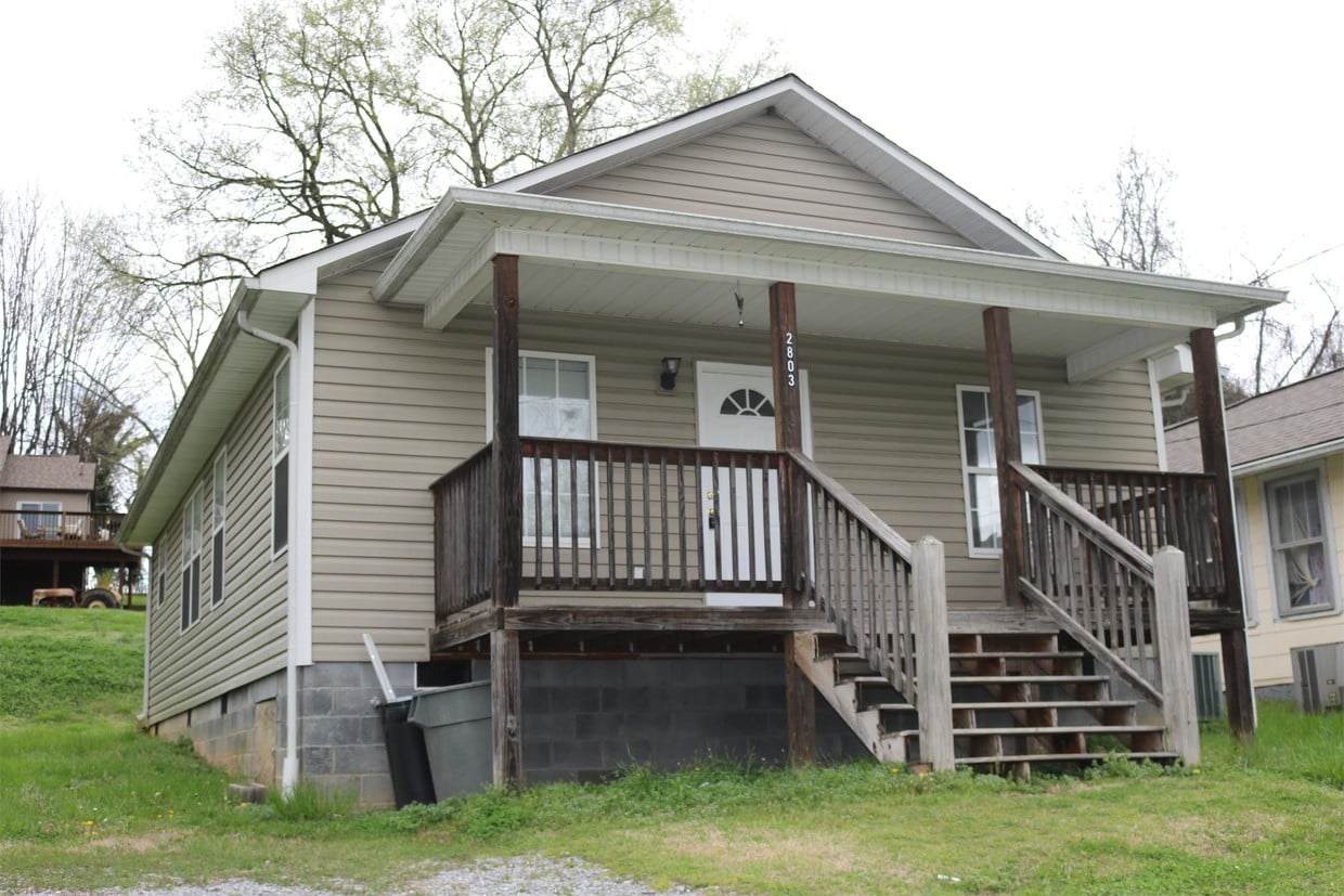 2803 Nichols Ave, Knoxville, TN 37917 House for Rent in Knoxville, TN