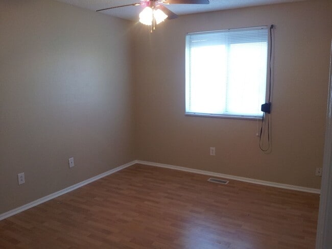Building Photo - ON THE MARKET AGAIN! Woodglen Split level ...