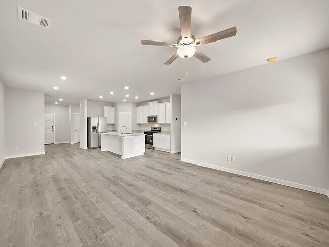 Foto del edificio - 11963 Wisteria Mdws Dr