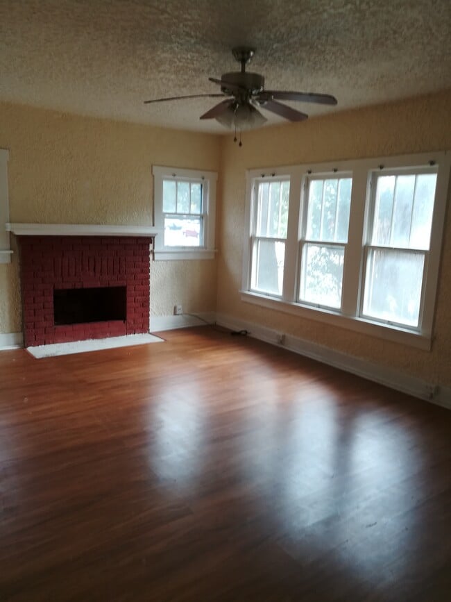 Photo - 1415 Woodward St House