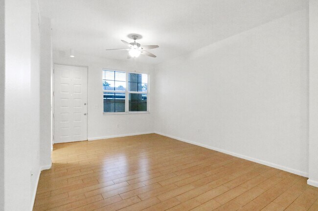 Foto del edificio - 4784 S Central Blvd