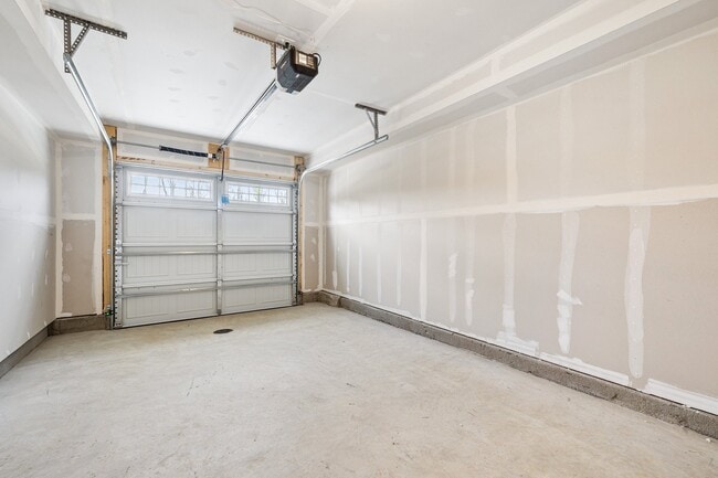Building Photo - 473 Wild Poppy Dr