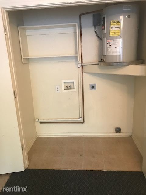 Building Photo - 1 br, 1 bath Apartment - Rosebud Apartments